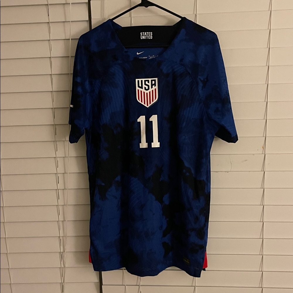 Nike USA 22/23 Soccer Jersey in Dark Blue